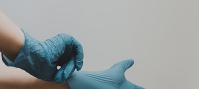 体育记者在新闻发布会上提问